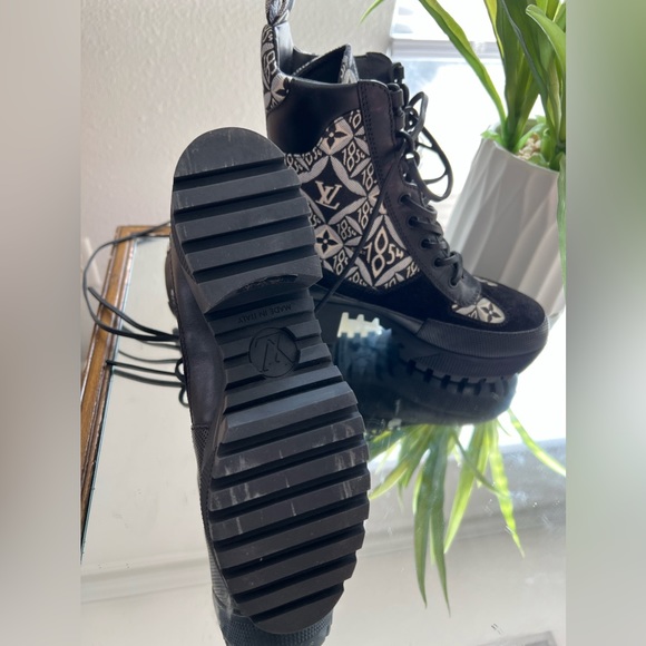 Louis Vuitton boots - Picture 3 of 4